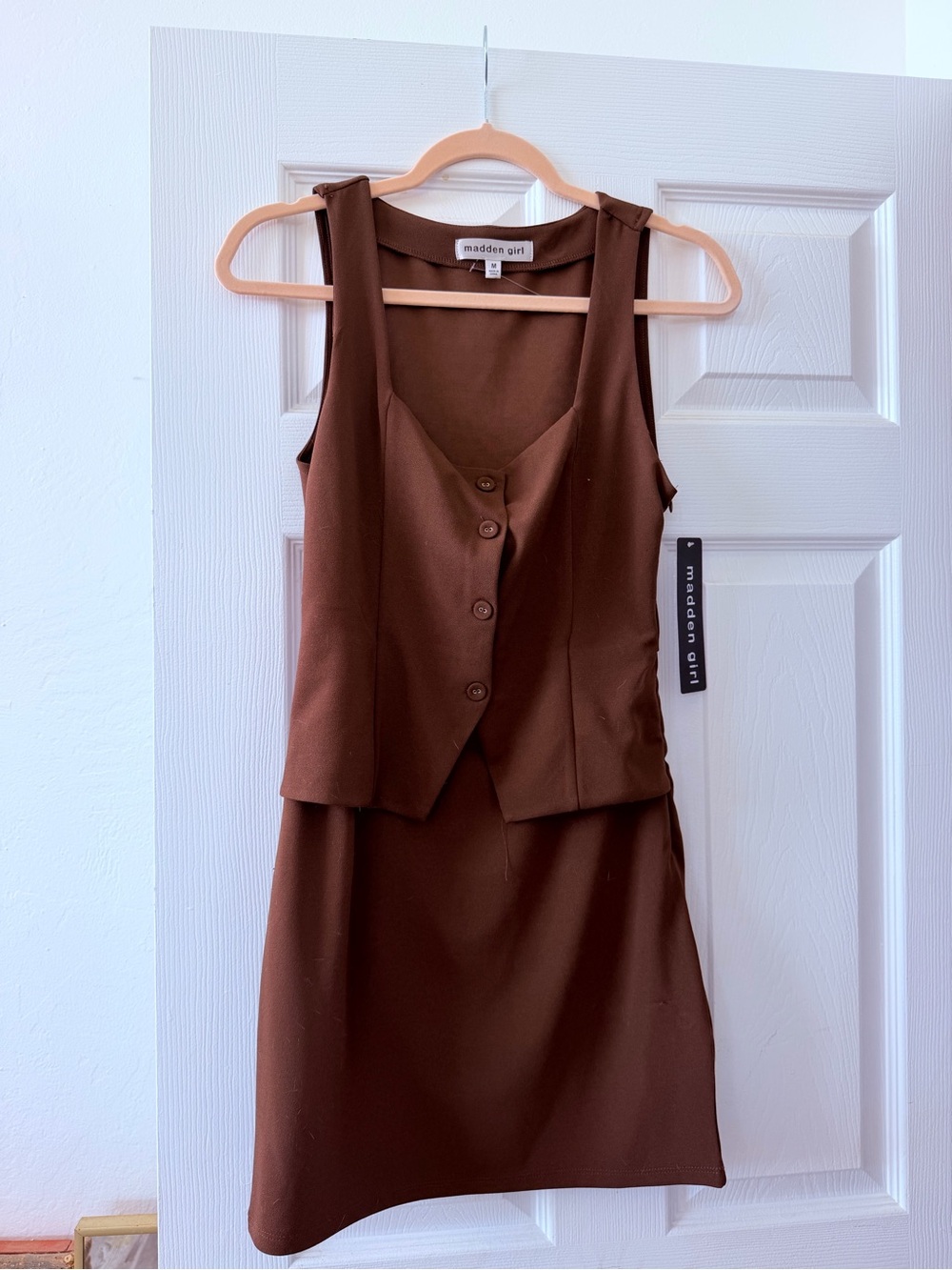 Madden Girl Brown Sleeveless Layered Mini Dress Size Medium NWT - Picture 2 of 2